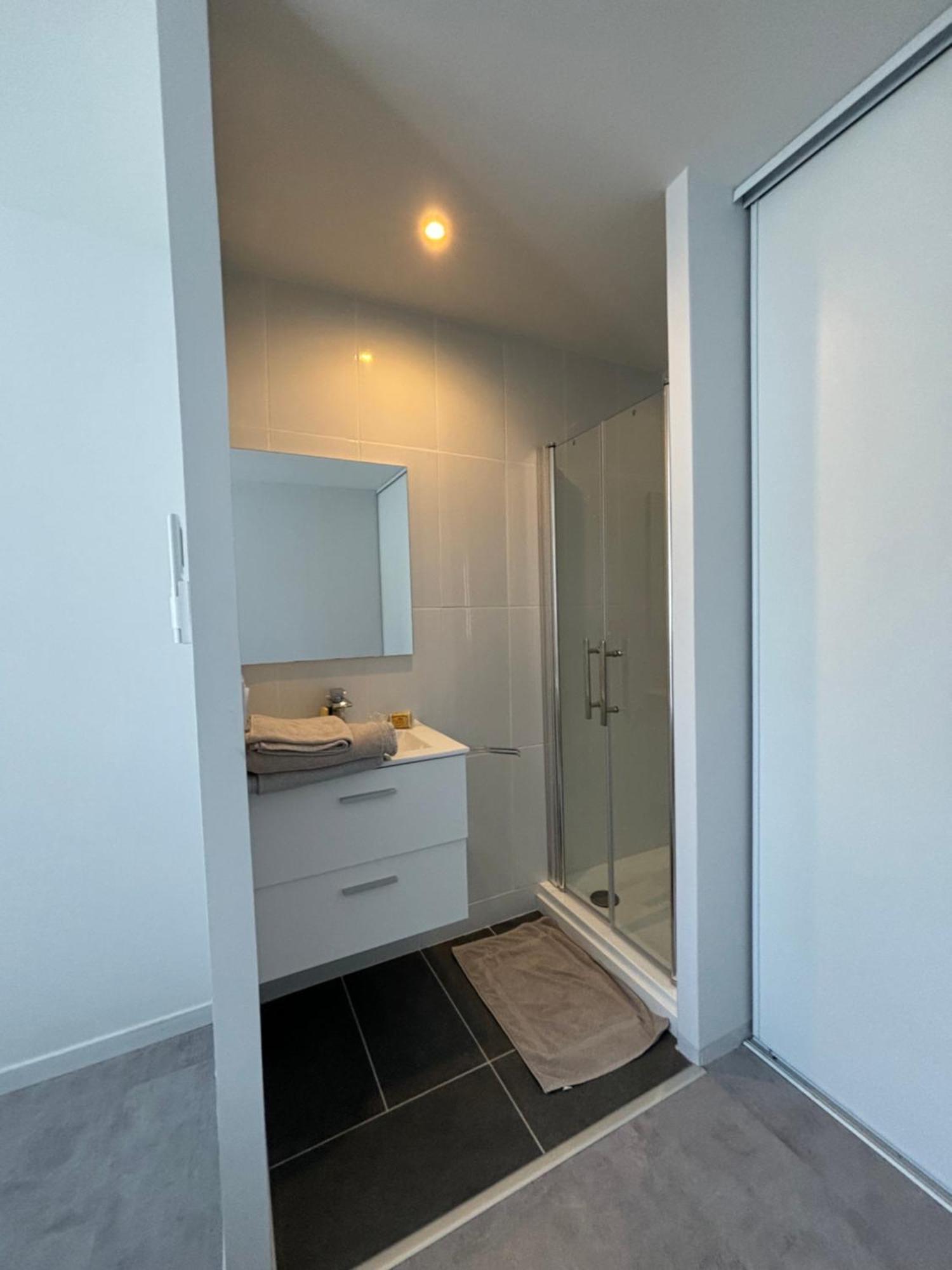 Chez Oma I 1 Appartement Independant Opi I 3 Chambres Privatives Avec Salle D Eau Et Salon Commun Cuisine Commune Wc Commun Patio Commun Avignon Buitenkant foto